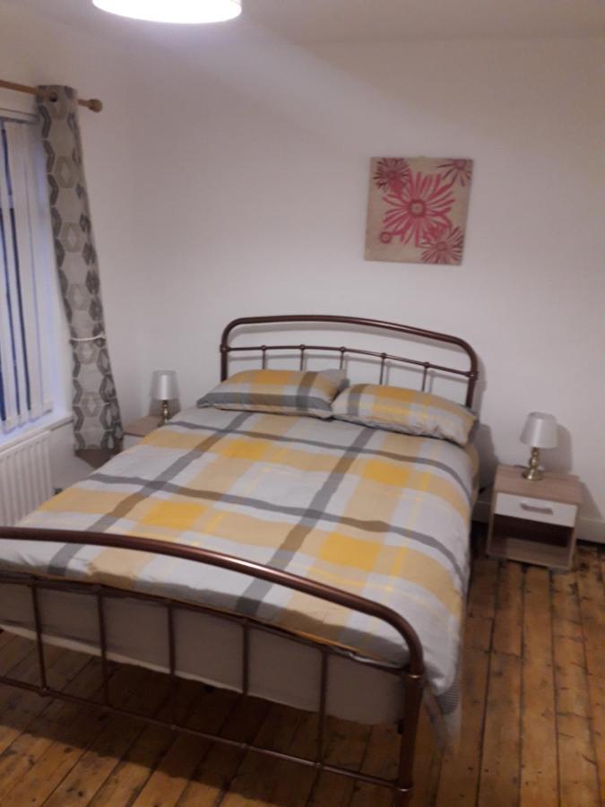 Cosy @ Coleraine Beside Train+Bus Station Apartamento Exterior foto