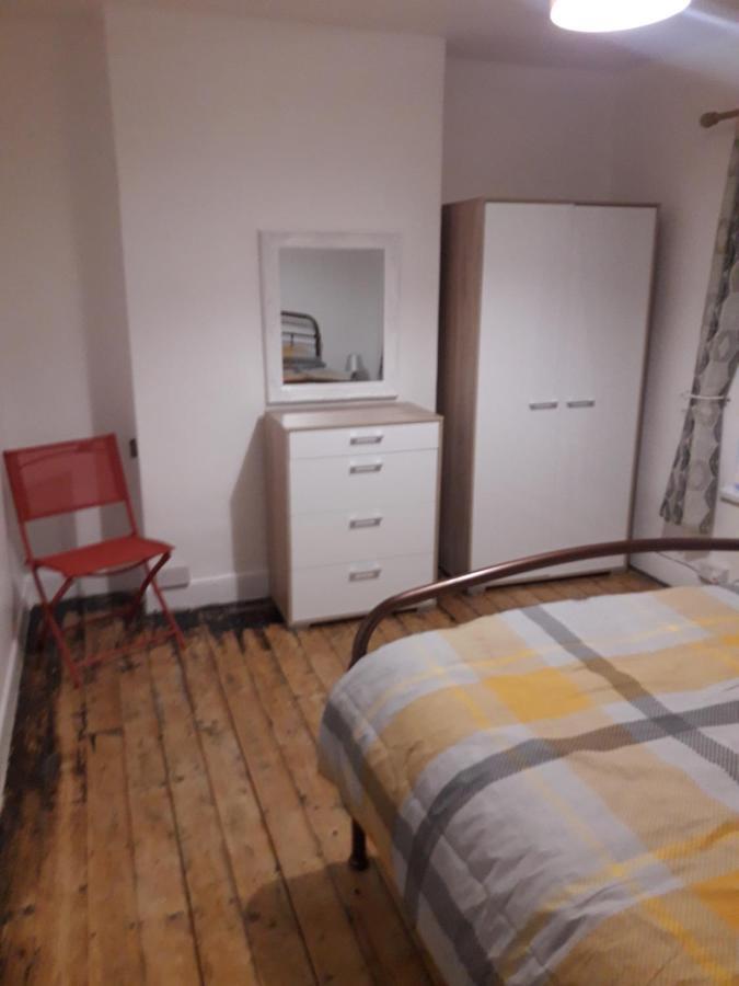 Cosy @ Coleraine Beside Train+Bus Station Apartamento Exterior foto